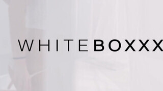WHITEBOXXX - Romy Indy a tüzes barna bige