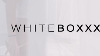 WHITEBOXXX - Liya Silver a szexy csöcsös nőci