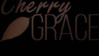 Cherry Grace a formás pinás maca