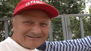 Gyuribácsi és a haverja kufircolják a nőcit