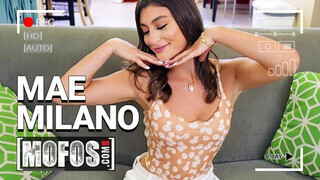 MOFOS - Mae Milano picsája megkúrva derekasan