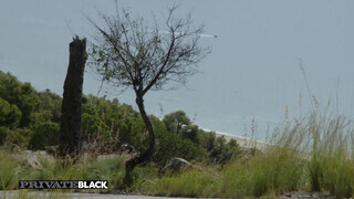 PrivateBlack - Carolina Savage análba reszelve a billiárd asztalon