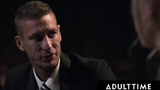 ADULT TIME - Kay Lovely elcsábítja házas főnökét, hogy kényeztesse tökéletes punciját