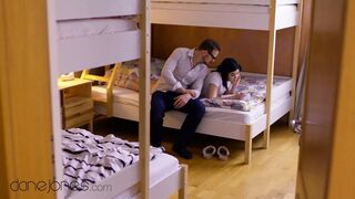 Lady Dee forró tini kalandja erőszakos akcióval