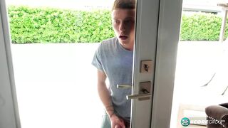 Bűbájos Sierra Nevadah hancúrozik egy fiatal kukkolóval