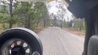 Adrenalinlöket után vad lezbi baszás a szabadban
