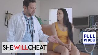 She Will Cheat: Gabi Paltrova Gyönyörű Dokija Tudja, Hogy Nem Gyógyszerre, Hanem Kíméletlen Szexre Vágyik